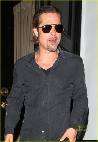  Brad Pitt: jantar at Beso!