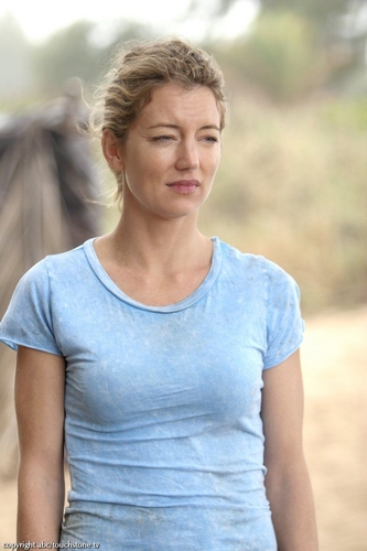  Cynthia Watros on -Lost- Promotional Pictures