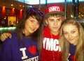 JB with fans :) - justin-bieber photo
