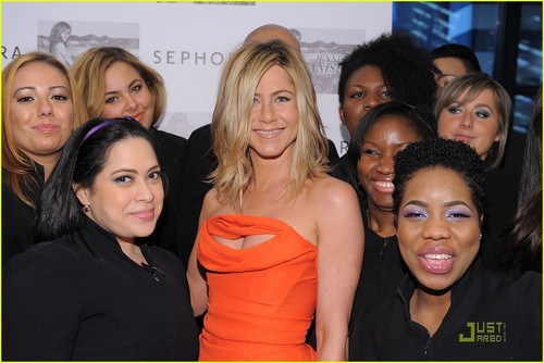  Jennifer Aniston: Sephora Fragrance Launch!