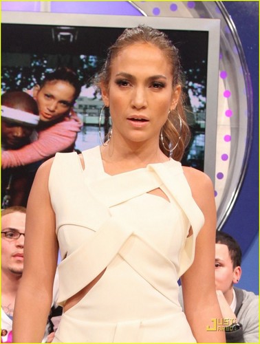  Jennifer Lopez: Cutout Dress for BET!