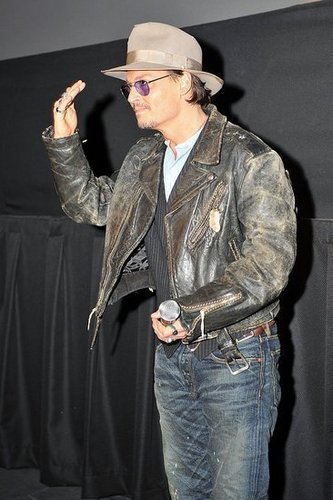  May 5 2011 johnny Depp At Oprah Winfrey montrer