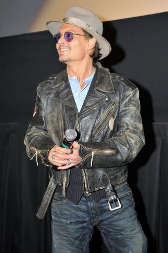  May 5 2011 johnny Depp At Oprah Winfrey mostra