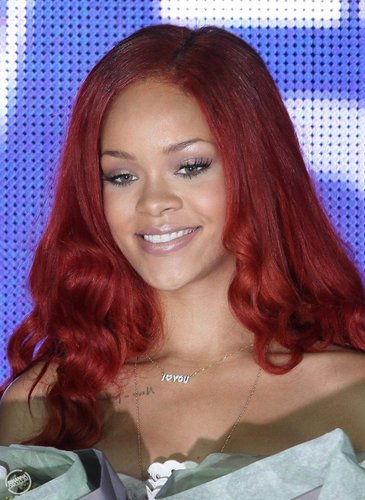  Rihanna - Celebrating 100 Years Of Skincare in Paris (Performance) - May 6, 2011