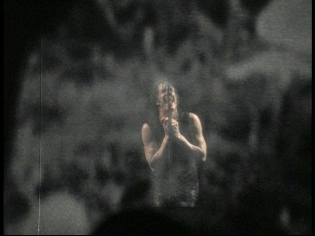 Hurt (live) - Nine Inch Nails Image (21820352) - Fanpop