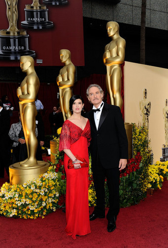 Phoebe Cates & Kevin Kline @ the 2009 Academy Awards