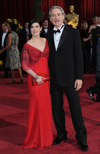 Phoebe Cates & Kevin Kline @ the 2009 Academy Awards