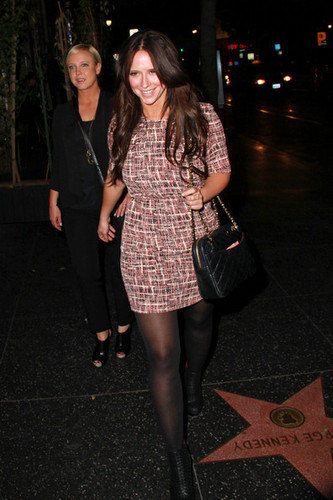  Jennifer Love Hewitt is seen on a night out in Hollywood after her reported تقسیم, الگ کریں with boyfriend