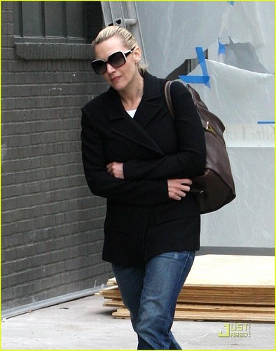 Kate Winslet out 02.05.11