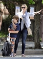 Kate Winslet picks up her son - kate-winslet photo