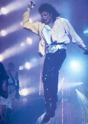 Michael Jackson B-A-D E-R-A