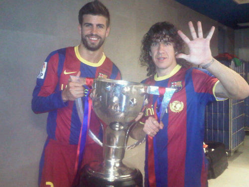 Barcelona receives trophy