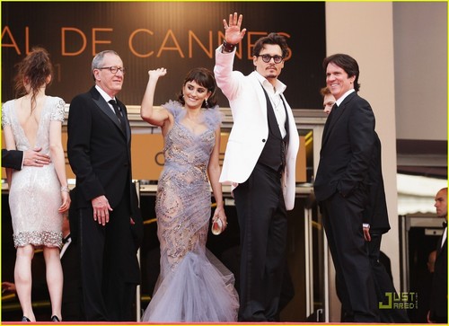  Penelope Cruz & Johnny Depp Premiere 'Pirates' in Cannes