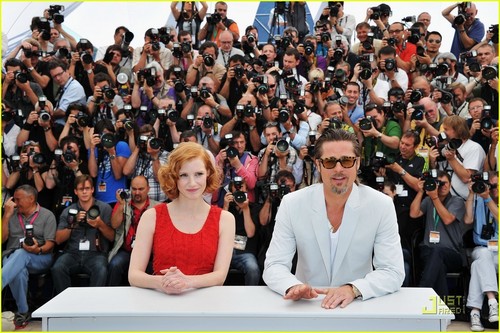  Brad Pitt: Cannes चित्र Call for 'Tree of Life'