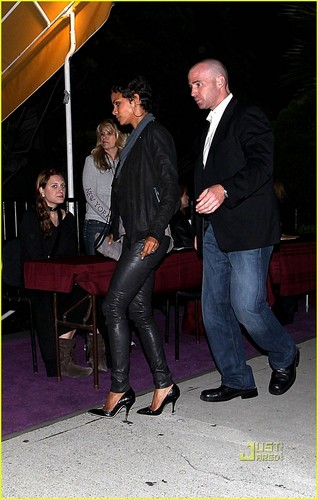 Halle Berry: Prince Concert with Olivier Martinez!