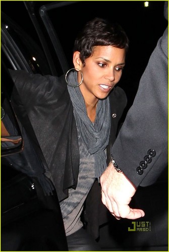 Halle Berry: Prince Concert with Olivier Martinez!