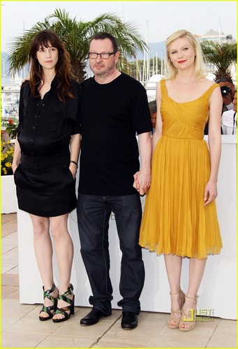  Kirsten Dunst: 'Melancholia' foto Call in Cannes!