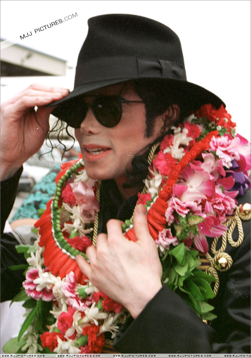 Love-U-Michael-Jackson-3-michael-jackson-22120559-843-1200.jpg
