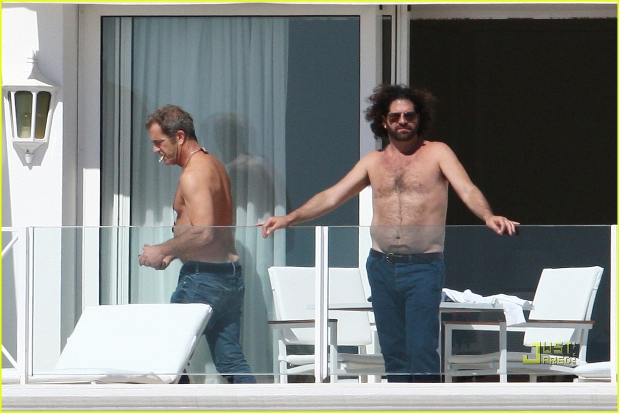 Mel Gibson: Shirtless in Cannes! 