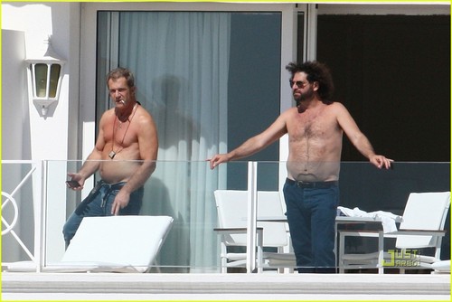  Mel Gibson: Shirtless in Cannes!