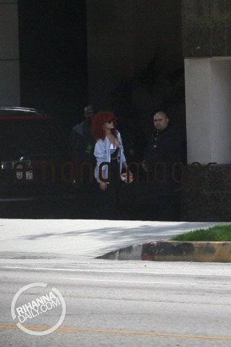 Rihanna - Leaving an apartment in Los Angeles - May 17, 2011