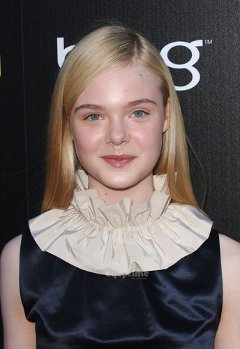 Elle Fanning: 2011 Young Hollywood Awards