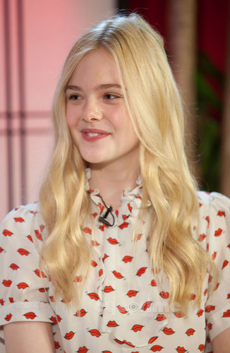  Elle Fanning at Young Hollywood Studios.
