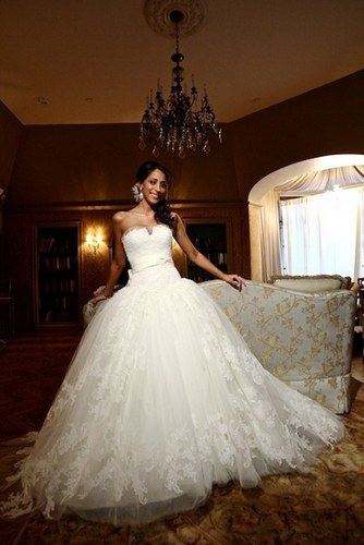  Danielle looking gorgeous in her wedding dress