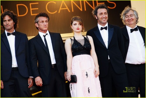  Eve Hewson: 'This Must Be the Place' with Sean Penn!