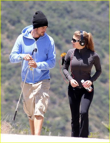  Fergie & Josh Duhamel: Hiking in Brentwood!