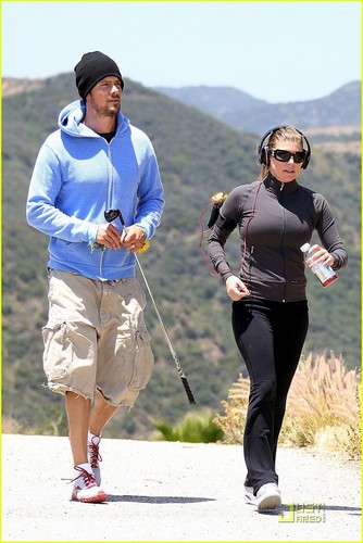 Fergie & Josh Duhamel: Hiking in Brentwood!
