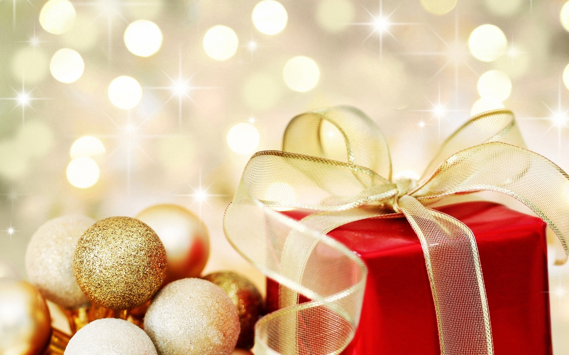 Golden-Christmas-ornaments-christmas-22229803-1920-1200.jpg