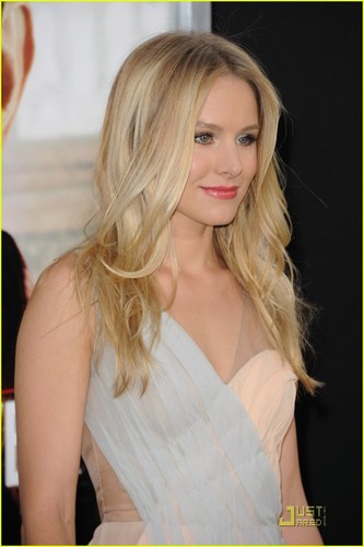 Kristen Bell: Monkey Madness at 'Hangover Part II' Premiere!
