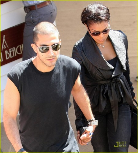 suivant »Janet Jackson & Wissam Al Mana: Cannes Couple