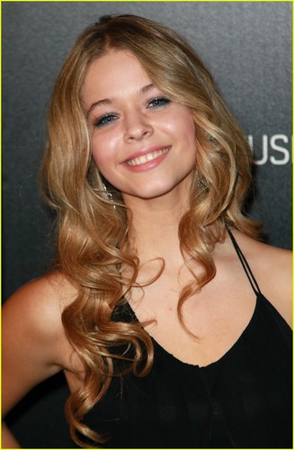  Sasha Pieterse: Samsung Infuse Launch Party