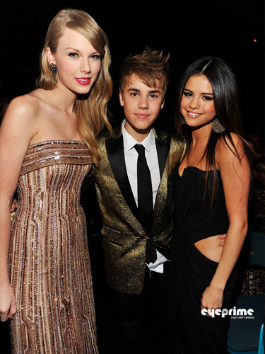  Selena Gomez & Taylor Swift: 2011 Billboard muziek Awards