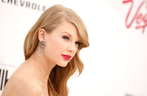  Taylor cepat, swift at the 2011 Billboard musik Awards