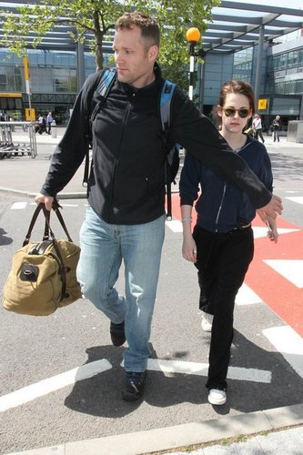  Arriving in London (May 24, 2011).