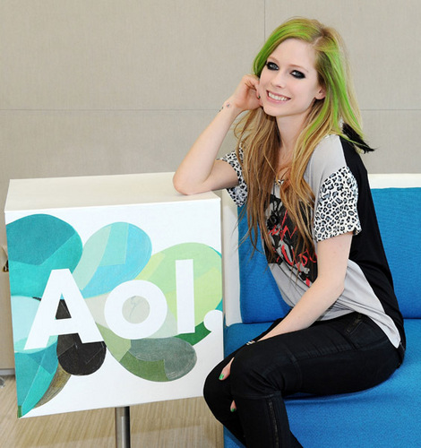  Avril's Visit at the AOL Sessions Studios!