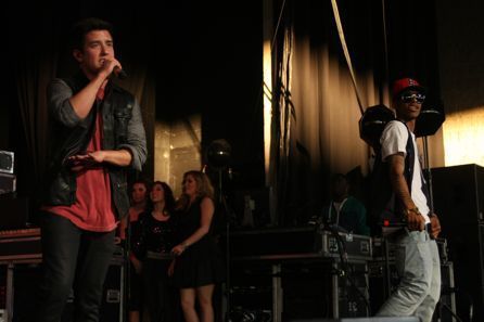  Big time rush at the キッス 108 コンサート in Boston