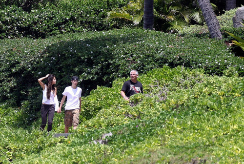  Justin & Selena in Hawaii