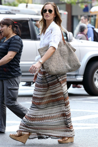  Minka Kelly & AnnaLynne McCord spotted out in NY, May 25