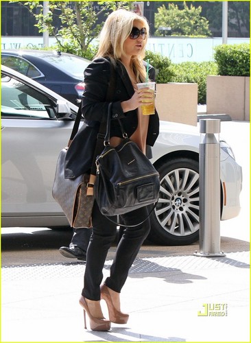  Jessica & Ashlee Simpson: Lawyer's Office with Mom!