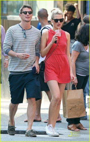 Josh Hartnett: Out and About with Sophia Lie!