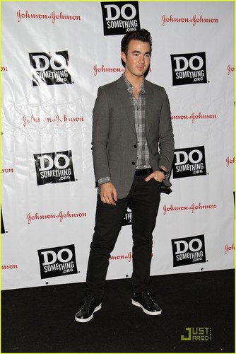  Kevin & Danielle Jonas: Do Something Awards 2011 Kick Off (05.23.2011)!
