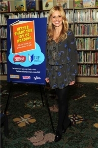  Sarah leitura to the children - Nestle Share the Joy of Reading!