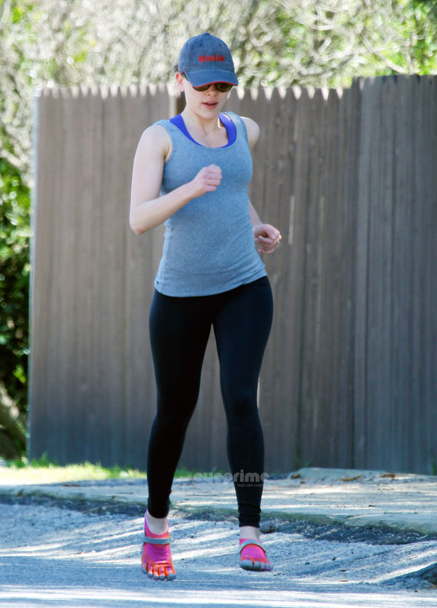 Скарлетт Йоханссон Photo: Scarlett Johansson spotted out jogging in Malibu,...