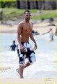 Shirtless Marlon Wayans: Beach and Brothers - hottest-actors photo