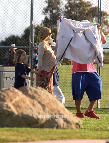  Kate Hudson & Matt Bellamy at her Son’s Baseball Game in L.A, June 2