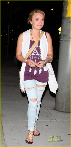 Emily Osment: Dinner Date with Mike Posner!